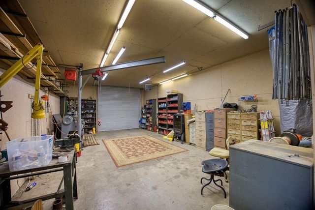 1570 An County Road 4034, Palestine, TX 75803