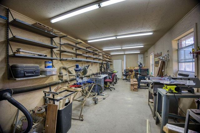 1570 An County Road 4034, Palestine, TX 75803