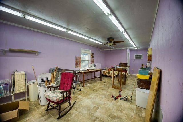 1570 An County Road 4034, Palestine, TX 75803