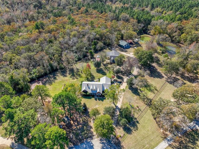 1570 An County Road 4034, Palestine, TX 75803