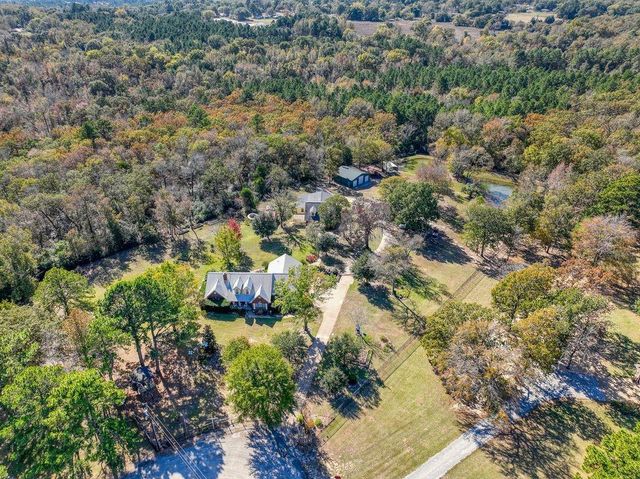 1570 An County Road 4034, Palestine, TX 75803