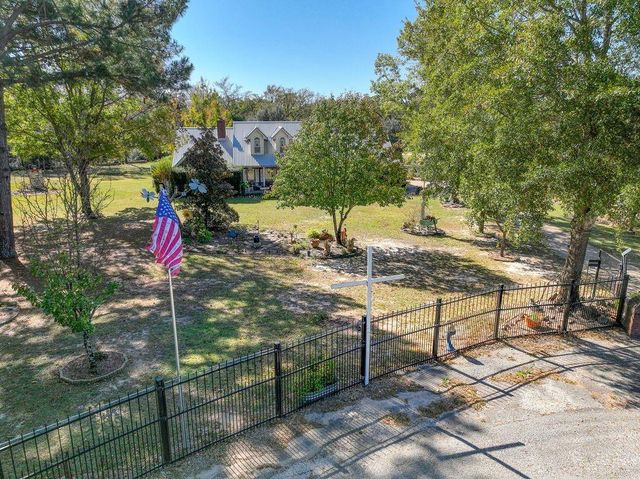 1570 An County Road 4034, Palestine, TX 75803