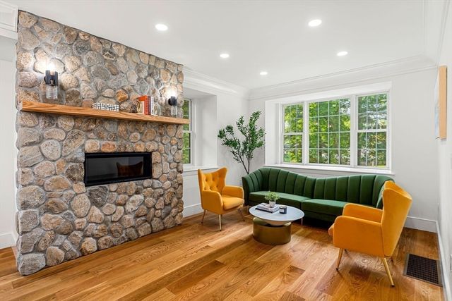 20 Wheeler Ln, Natick, MA 01760