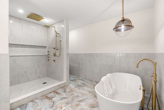 20 Wheeler Ln, Natick, MA 01760