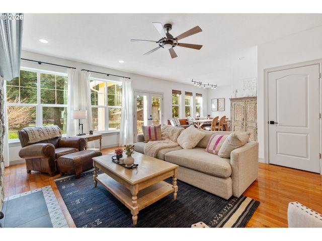 36208 Ne HOLLING Ave, La Center, WA 98629