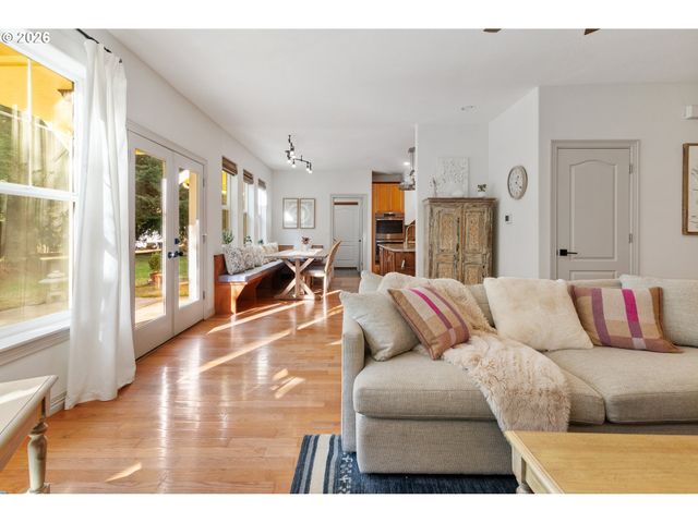 36208 Ne HOLLING Ave, La Center, WA 98629