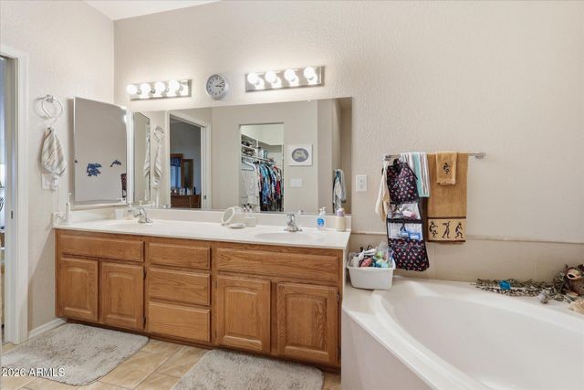 11068 E KILAREA Avenue 165, Mesa, AZ 85209