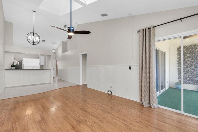 106 SUN ISLE CIRCLE 11, Treasure Island, FL 33706