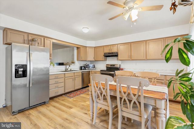 113 WINGED FOOT CT, Royersford, PA 19468