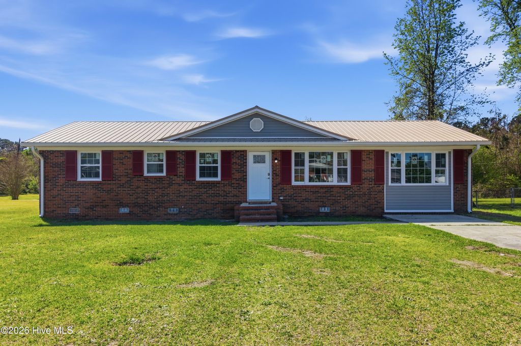 307 Tall Pine Road, Havelock, NC 28532