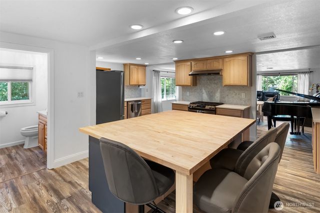 7045 Hawks Prairie Road NE, Olympia, WA 98516