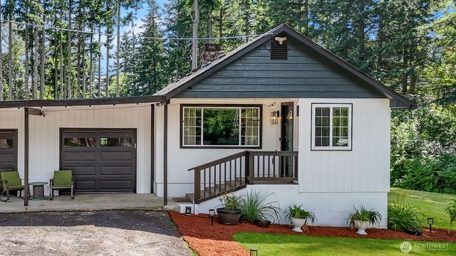 7045 Hawks Prairie Road NE, Olympia, WA 98516