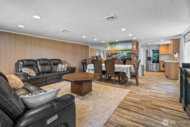 7045 Hawks Prairie Road NE, Olympia, WA 98516