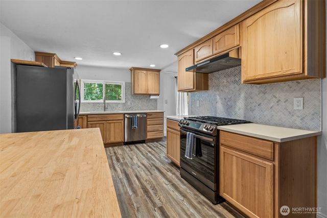 7045 Hawks Prairie Road NE, Olympia, WA 98516