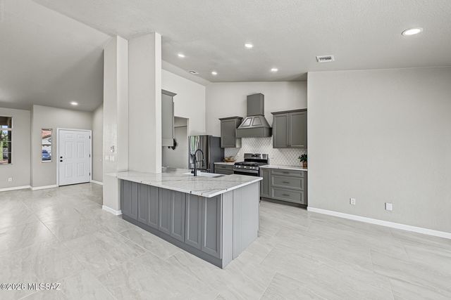7549 W Summer Sky Drive, Tucson, AZ 85743