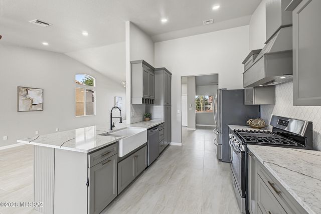 7549 W Summer Sky Drive, Tucson, AZ 85743