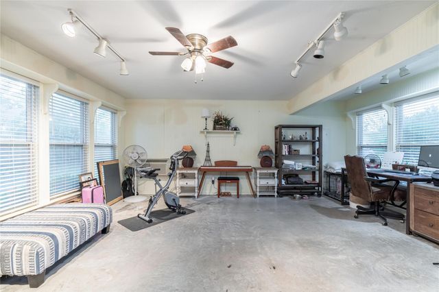 4010 Alpine Street, Paris, TX 75462