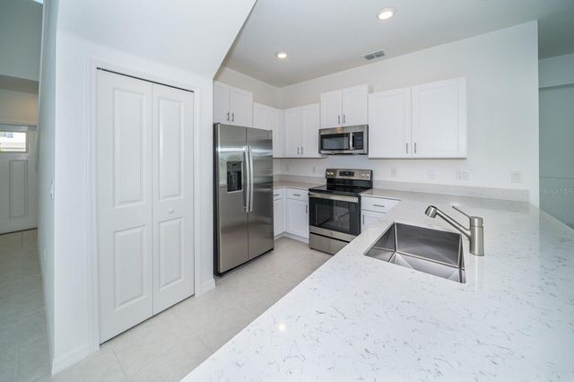 32134 POWDERPUFF MIMOSA DRIVE, San Antonio, FL 33576