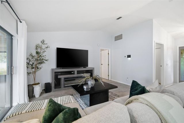 1909 LANDSIDE DRIVE, Valrico, FL 33594