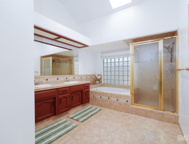 13620 Cascade Court, Bakersfield, CA 93314