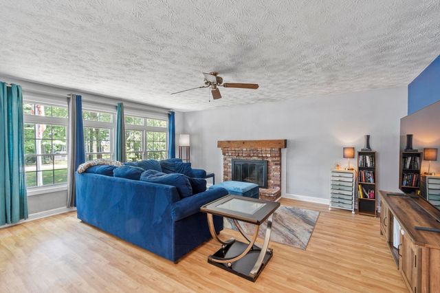 167 Turkey Hill Road, Merrimack, NH 03054
