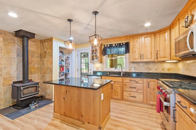 167 Turkey Hill Road, Merrimack, NH 03054