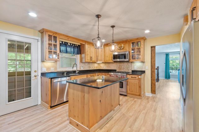 167 Turkey Hill Road, Merrimack, NH 03054
