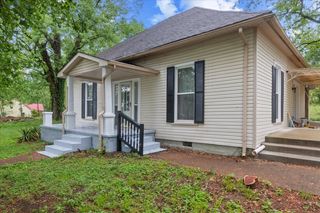 1049 Depot St, Culleoka, TN 38451