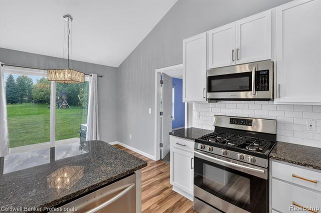 1297 Rosalie Drive, Fenton, MI 48430