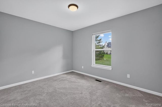 1297 Rosalie Drive, Fenton, MI 48430