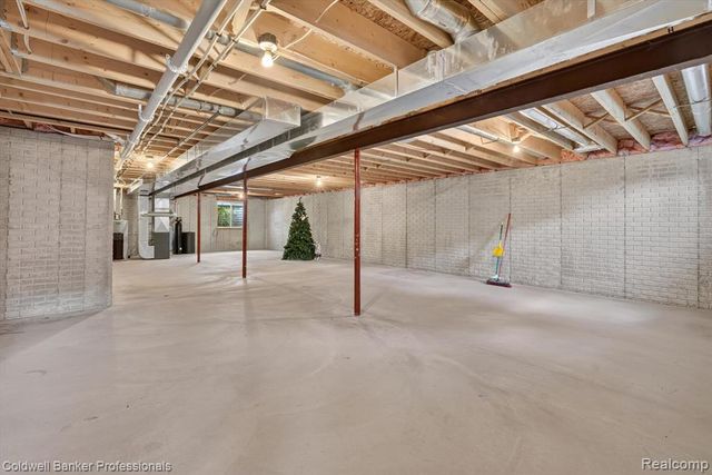 1297 Rosalie Drive, Fenton, MI 48430