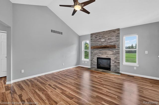 1297 Rosalie Drive, Fenton, MI 48430