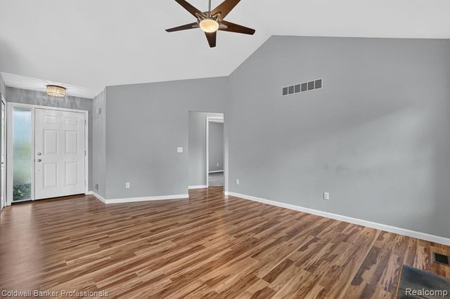 1297 Rosalie Drive, Fenton, MI 48430