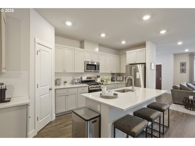 7122 Nw BOUNTIFUL Ter, Portland, OR 97229