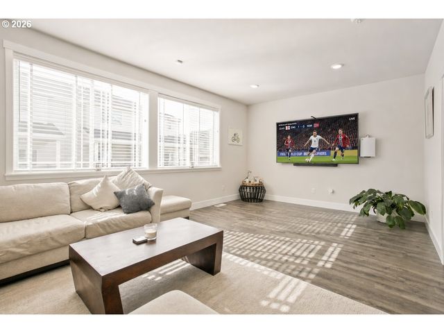 7122 Nw BOUNTIFUL Ter, Portland, OR 97229