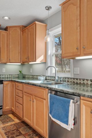 13409 Arden Circle, Burnsville, MN 55337