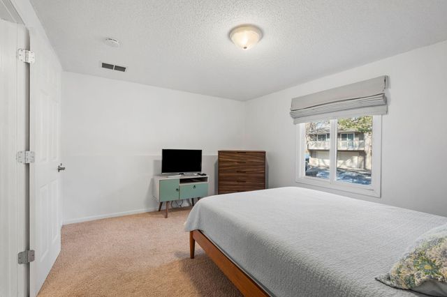 13409 Arden Circle, Burnsville, MN 55337