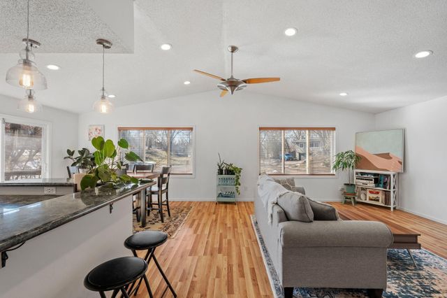 13409 Arden Circle, Burnsville, MN 55337