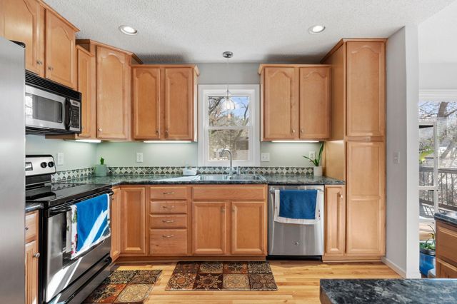 13409 Arden Circle, Burnsville, MN 55337