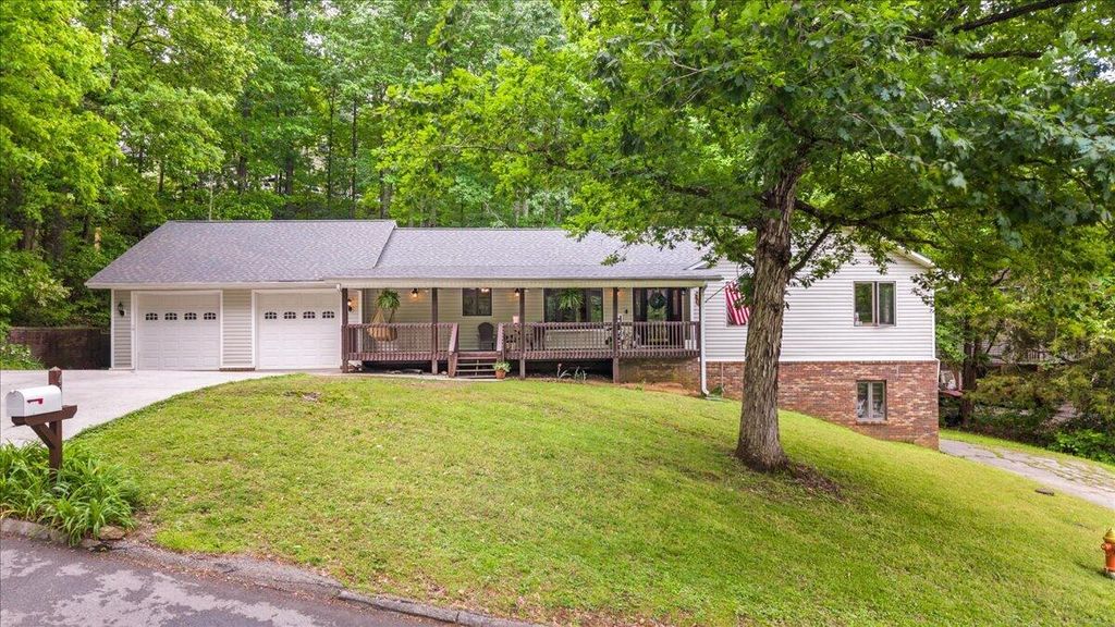 400 Mapleton Drive NW, Cleveland, TN 37312