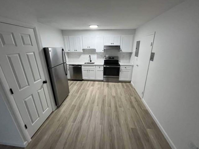 31 Vine St 28, Weymouth, MA 02188