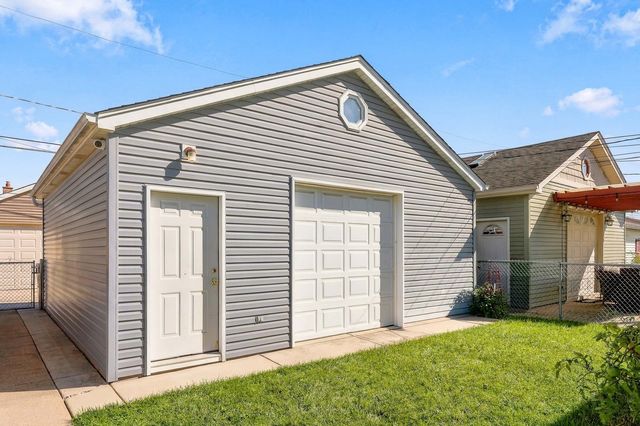5115 S McVicker Avenue, Chicago, IL 60638