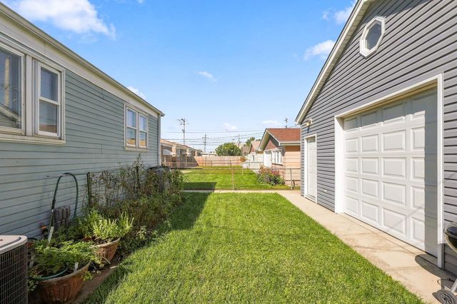 5115 S McVicker Avenue, Chicago, IL 60638