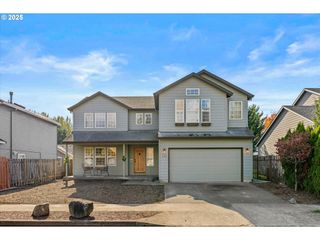 1742 Ne BLUE HERON Dr, Portland, OR 97211