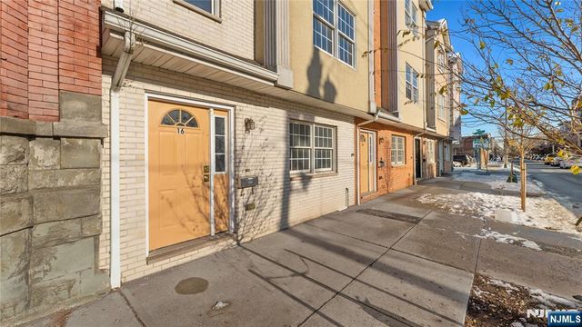 16 Kinney Street, Newark, NJ 07102
