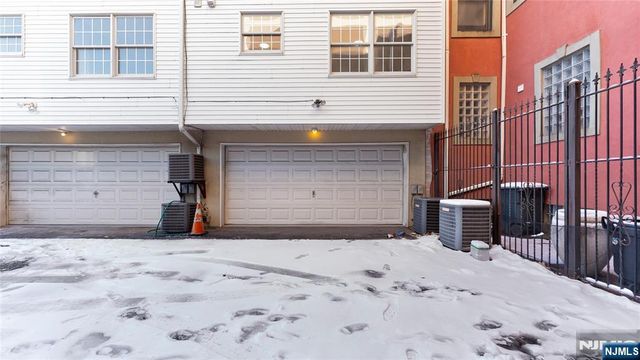 16 Kinney Street, Newark, NJ 07102