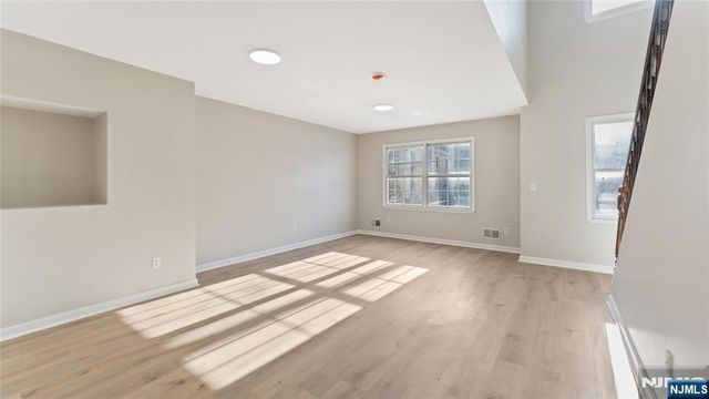 16 Kinney Street, Newark, NJ 07102