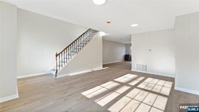 16 Kinney Street, Newark, NJ 07102