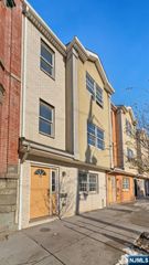 16 Kinney Street, Newark, NJ 07102