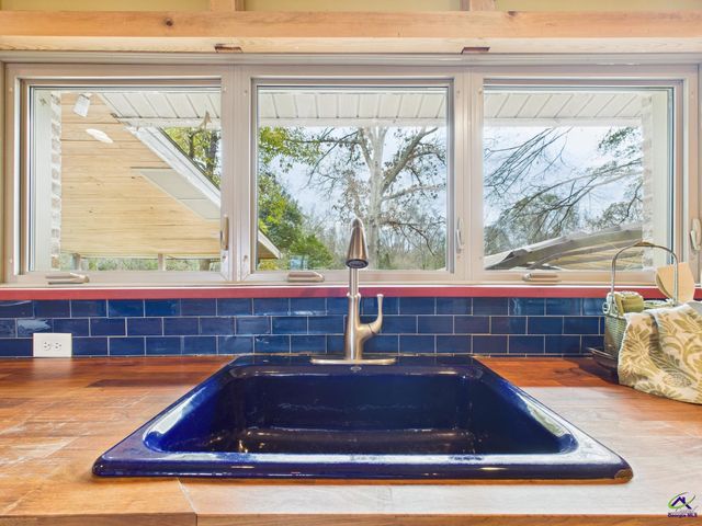 312 Henson Road, Hawkinsville, GA 31036